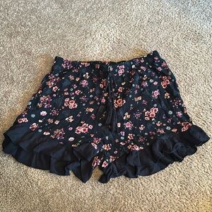 No boundaries flowy floral shorts